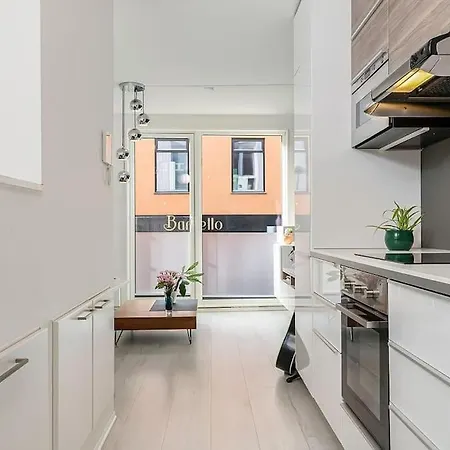 Koselig Og Sentralt Midt I Fargegaten *