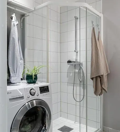 Koselig Og Sentralt Midt I Fargegaten