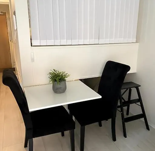 Koselig Og Sentralt Midt I Fargegaten * Stavanger